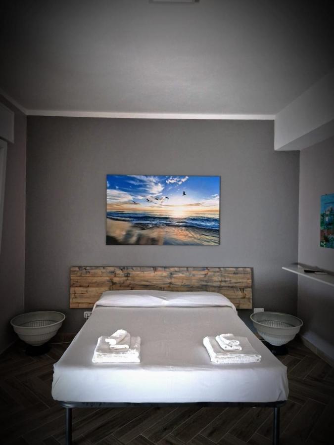 Hotel The House Of The Waves Brindisi Exterior foto